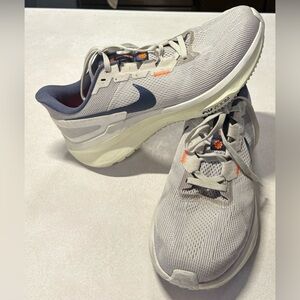 Nike Men's Cream and Navy Running Shoes